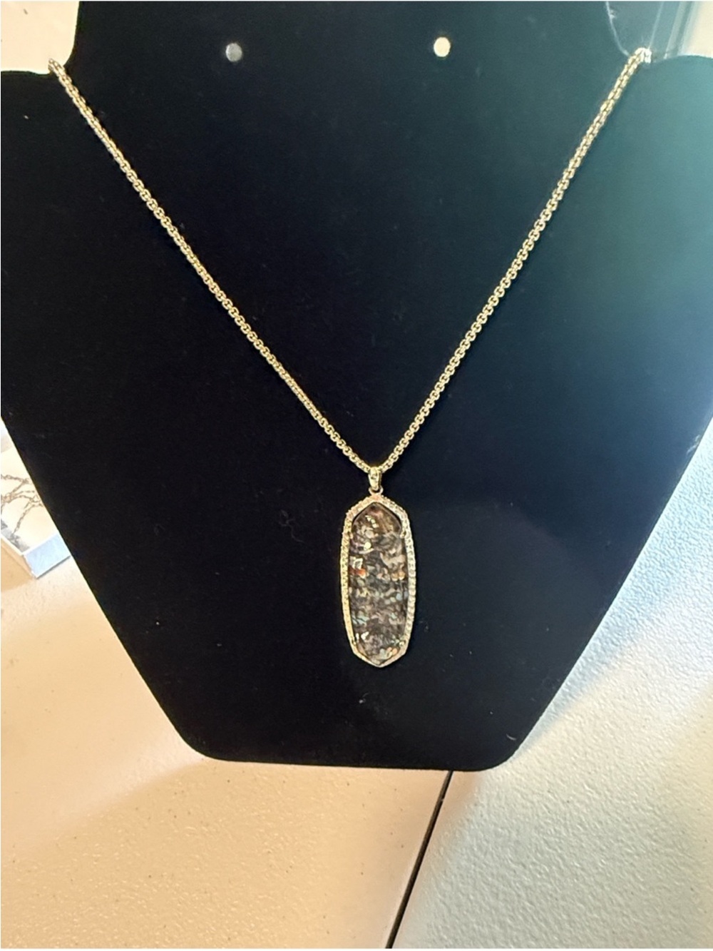 Kendra Scott Gold-Tone Crushed
Abalone Layden Necklace. Limited Edition